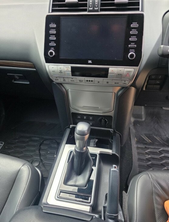 Toyota Landcruiser Prado image 3