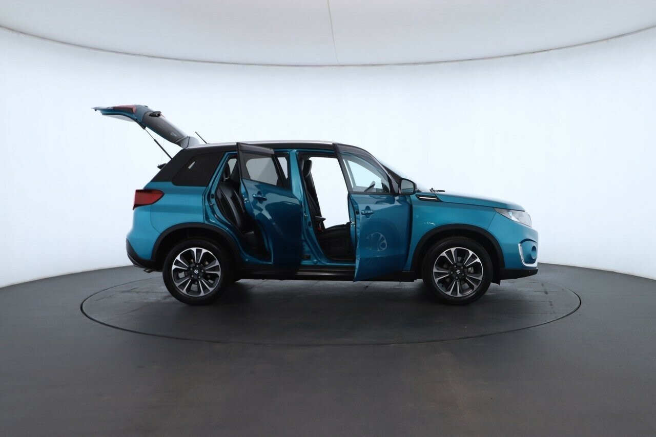 Suzuki Vitara image 2
