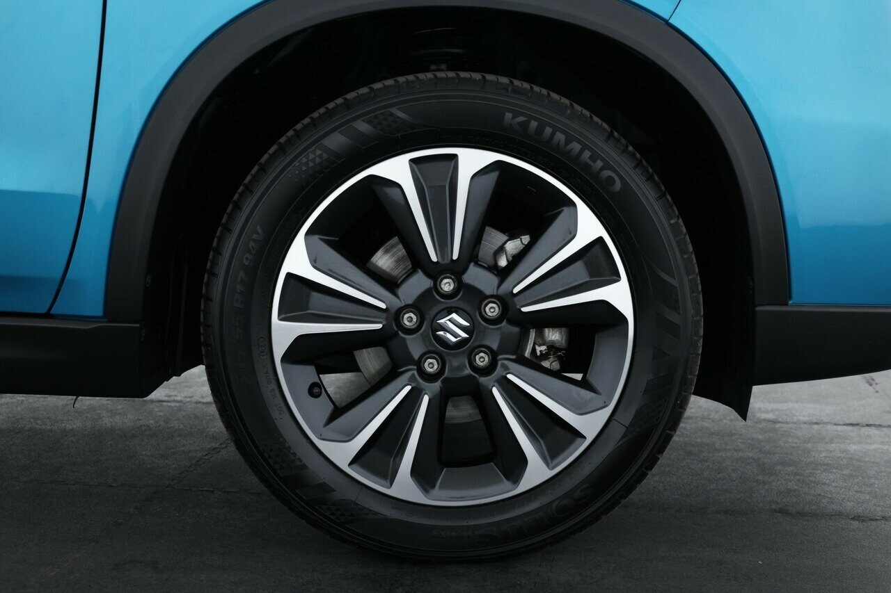 Suzuki Vitara image 4