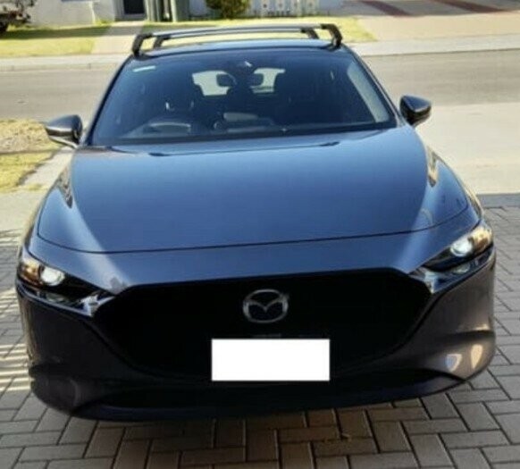 Mazda 3 image 1