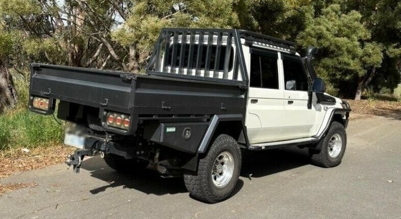 Toyota Landcruiser image 2