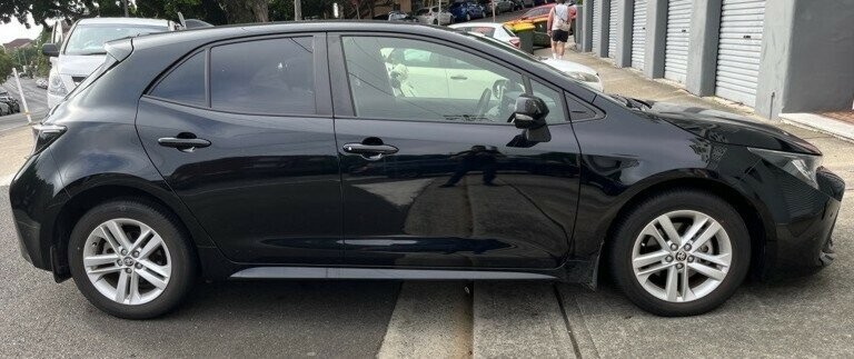 Toyota Corolla image 2