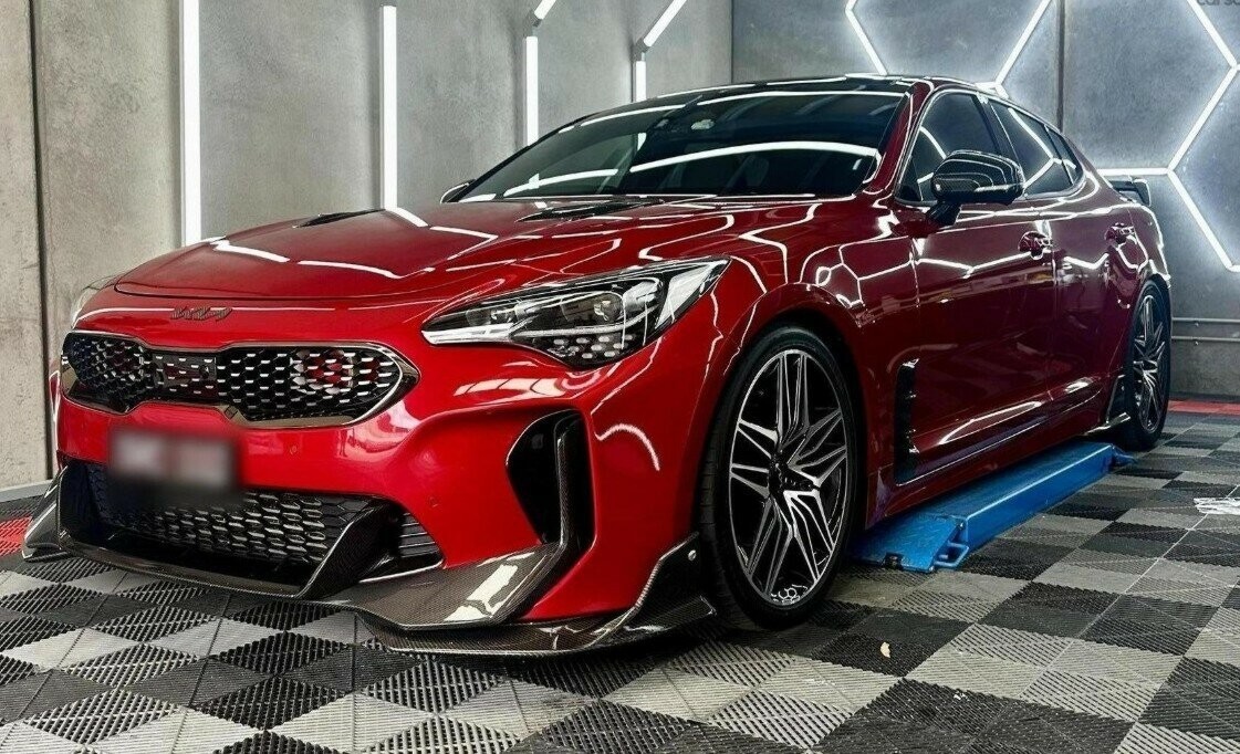 Kia Stinger image 1