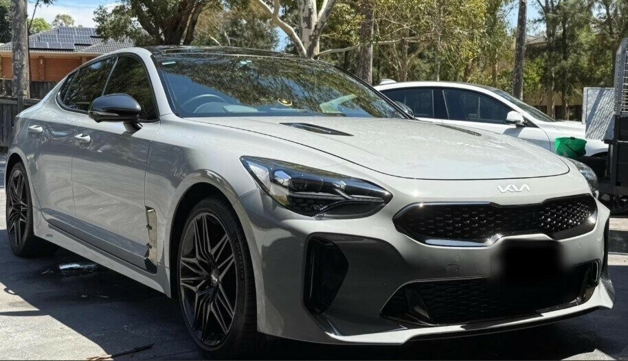 Kia Stinger image 1