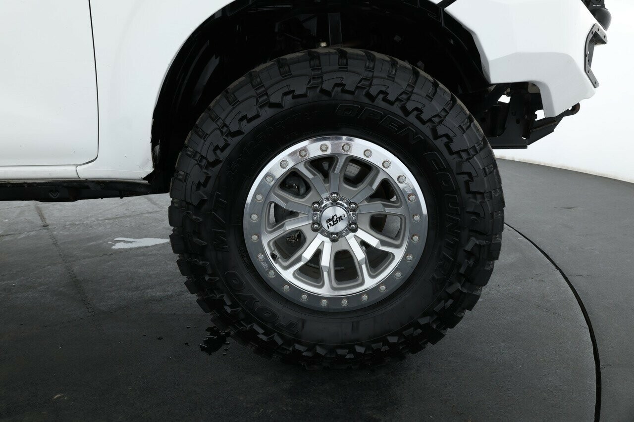 Nissan Navara image 4