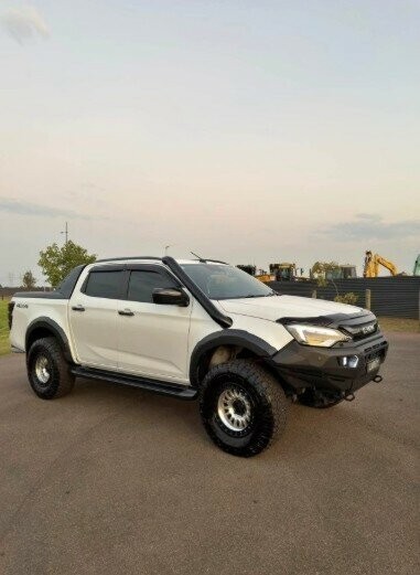 Isuzu D-max image 1