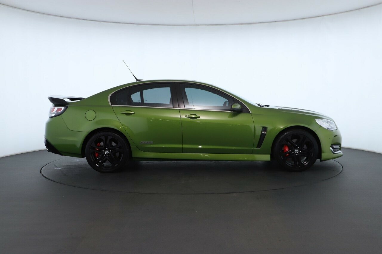 Holden Commodore image 2