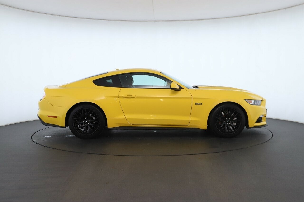 Ford Mustang image 3