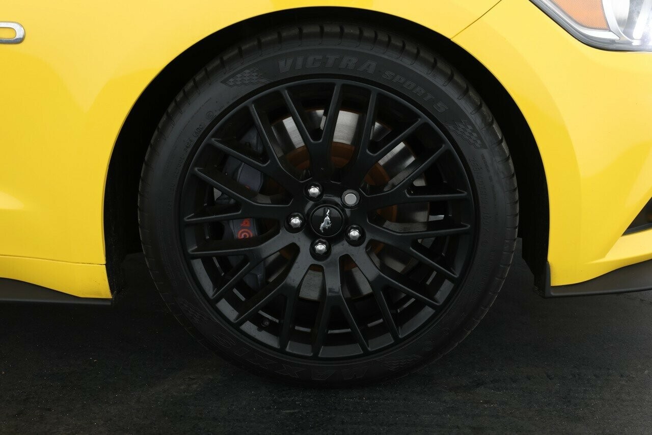 Ford Mustang image 4