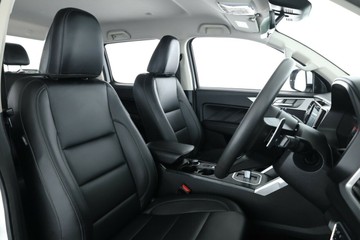 https://vehicle-cdn.autoleague.cloud/30675_61037254_19.jpg
