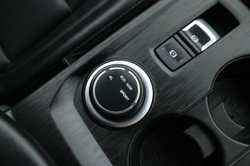 https://vehicle-cdn.autoleague.cloud/30675_61037254_31.jpg
