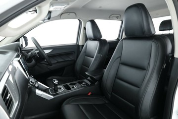 https://vehicle-cdn.autoleague.cloud/30675_61037254_33.jpg