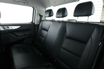 https://vehicle-cdn.autoleague.cloud/30675_61037254_35.jpg