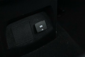 https://vehicle-cdn.autoleague.cloud/30675_61037254_36.jpg