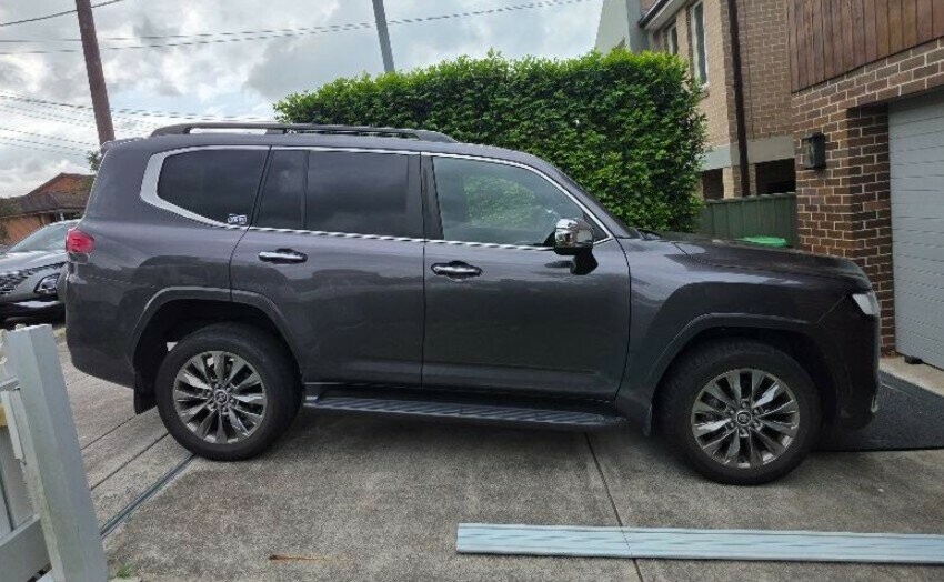 Toyota Landcruiser image 1