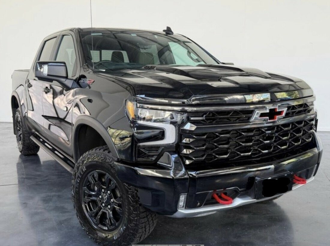 Chevrolet Silverado image 1