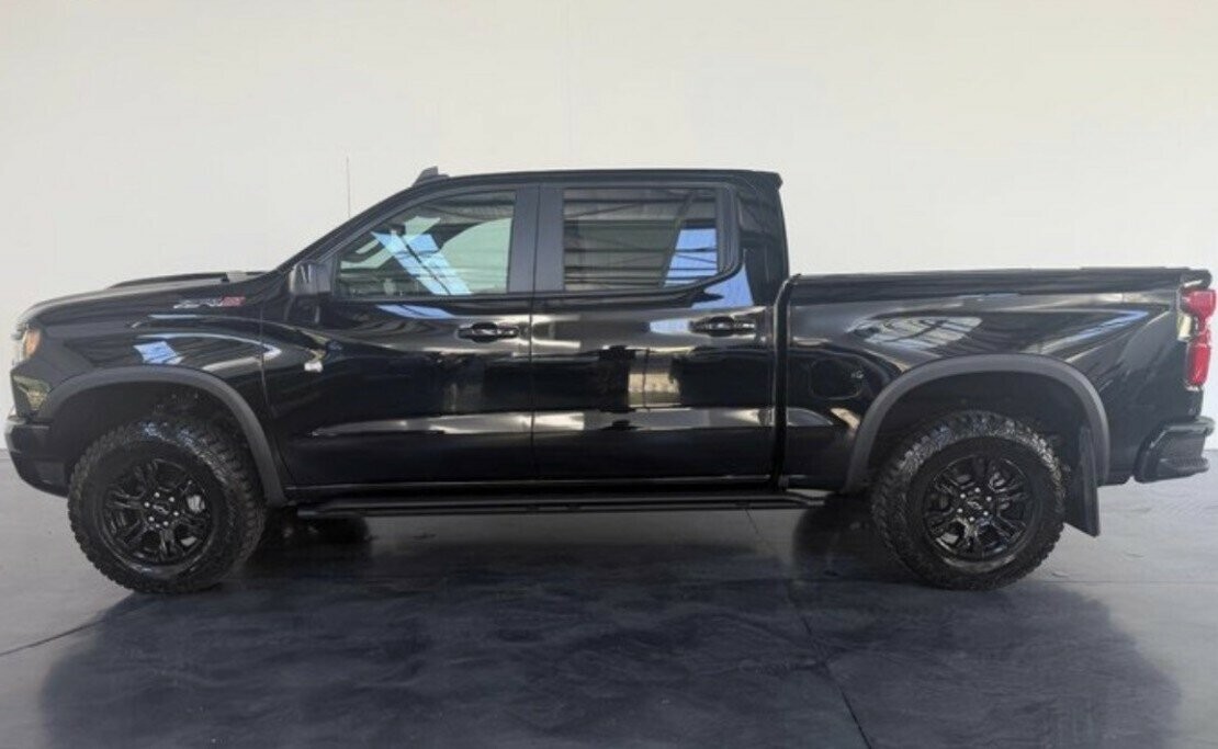 Chevrolet Silverado image 3