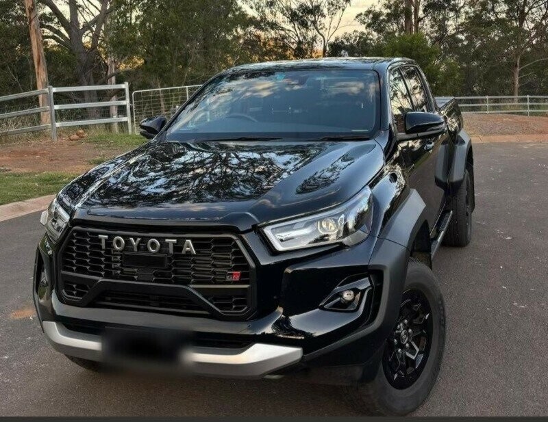 Toyota Hilux image 1