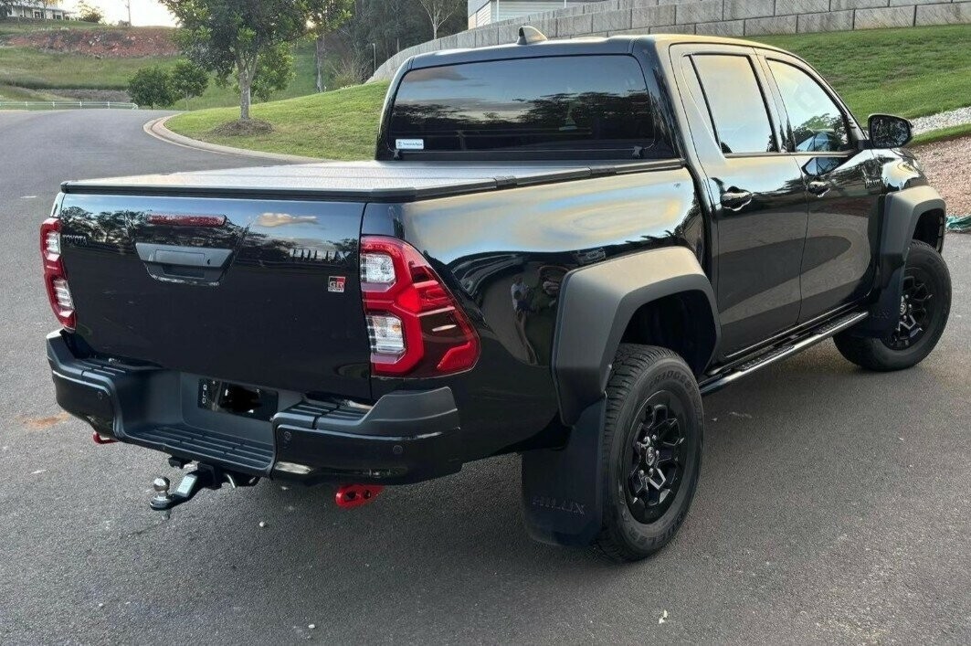 Toyota Hilux image 4