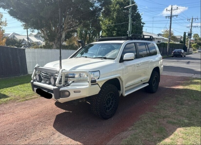 Toyota Landcruiser image 1