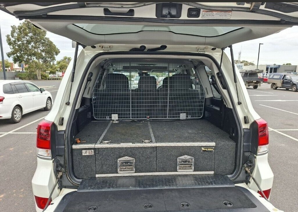 Toyota Landcruiser image 2