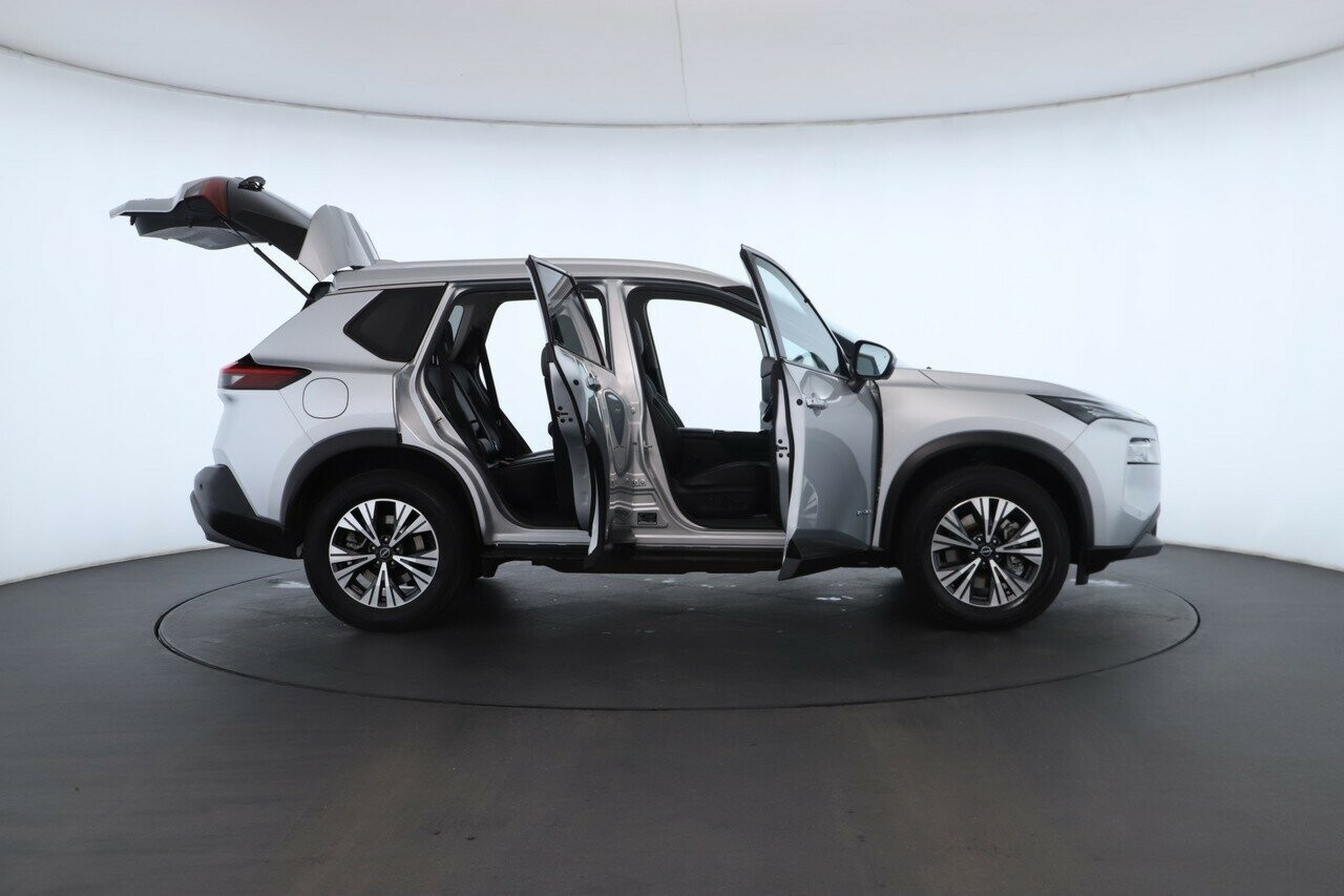 Nissan X-trail image 2