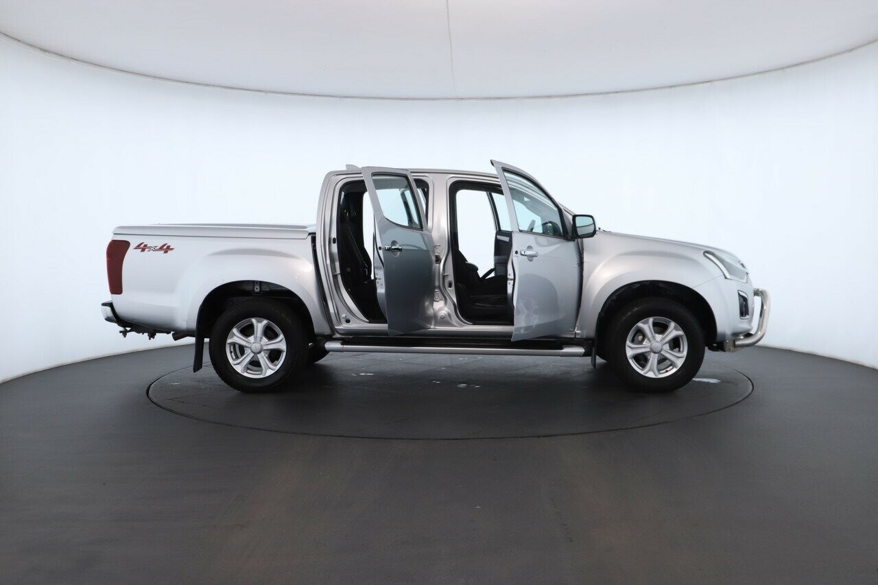 Isuzu D-max image 2