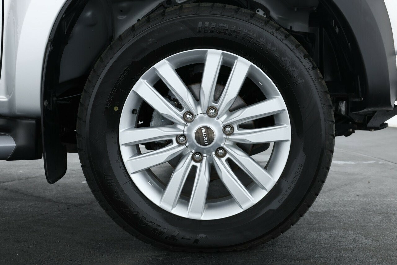 Isuzu Mu-x image 4