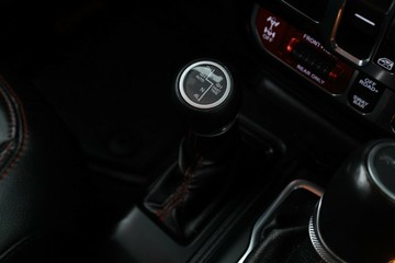 https://vehicle-cdn.autoleague.cloud/30675_61037587_29.jpg