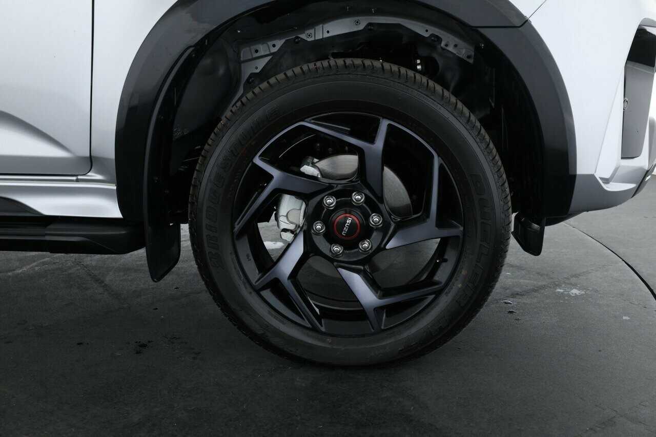 Isuzu Mu-x image 4