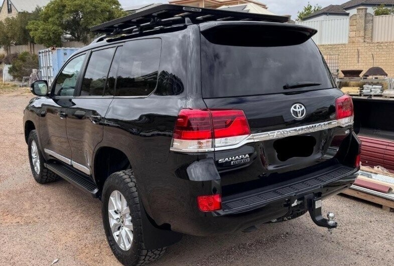Toyota Landcruiser image 2