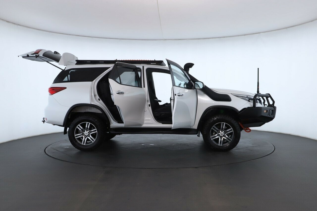 Toyota Fortuner image 2