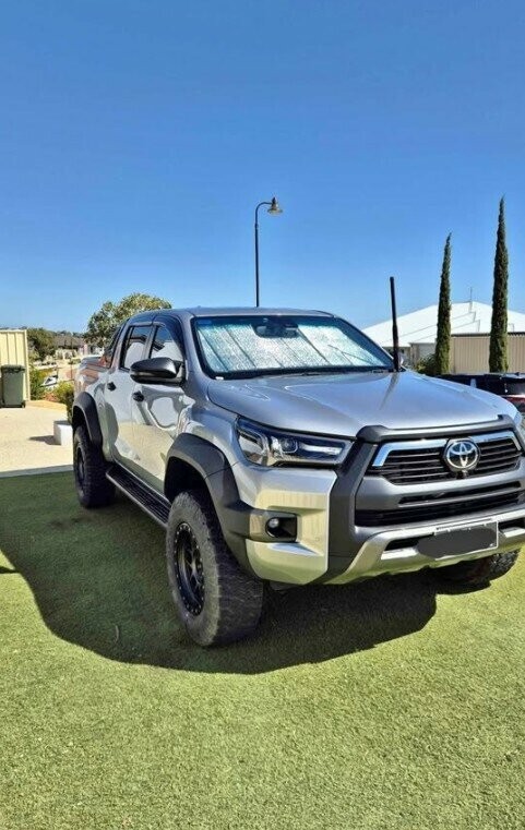 Toyota Hilux image 3