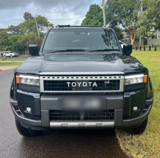 Toyota Landcruiser Prado image 2