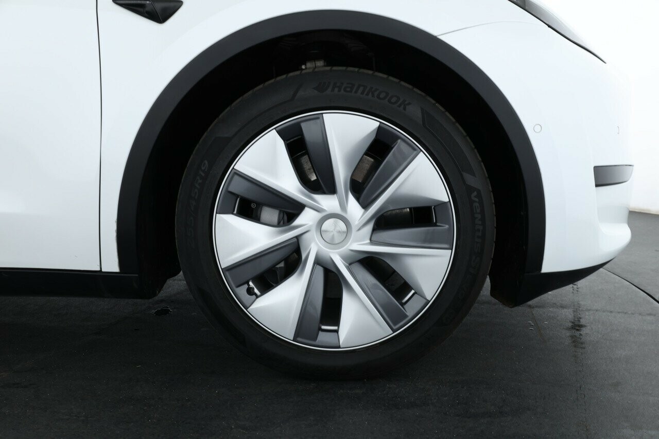 Tesla Model Y image 4