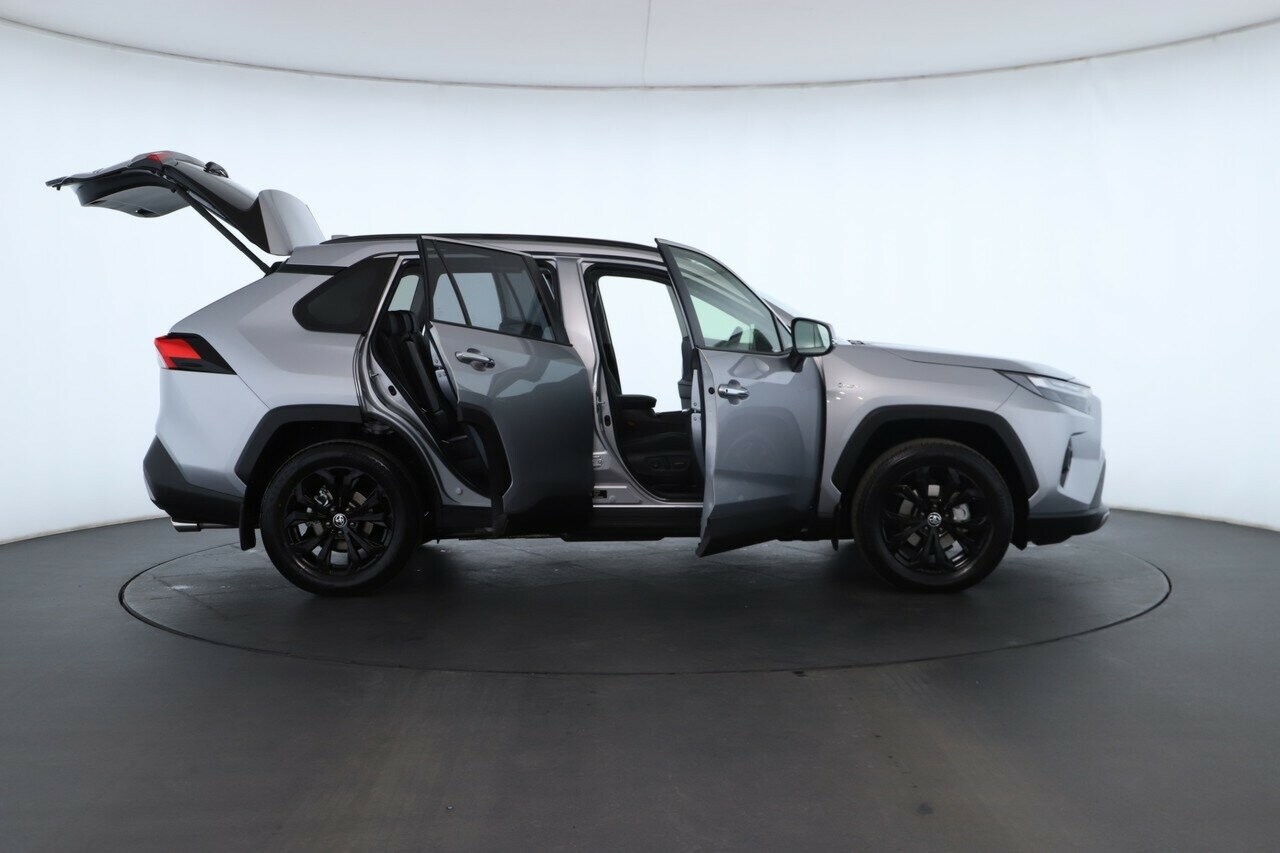 Toyota Rav4 image 2