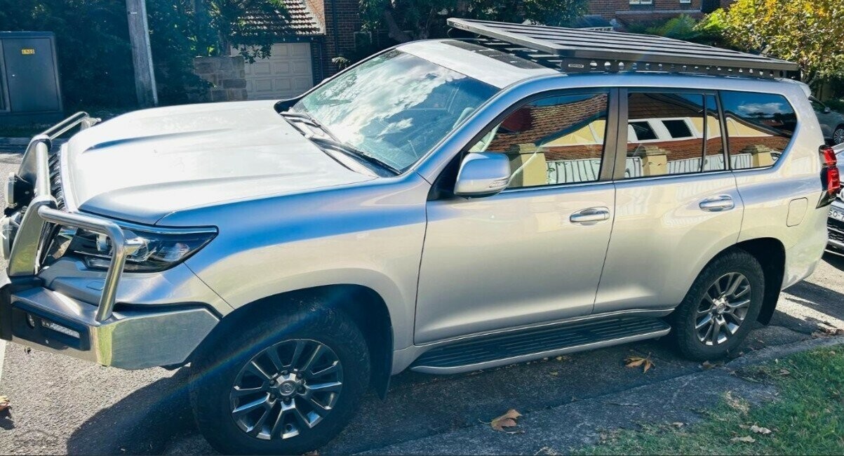 Toyota Landcruiser Prado image 2