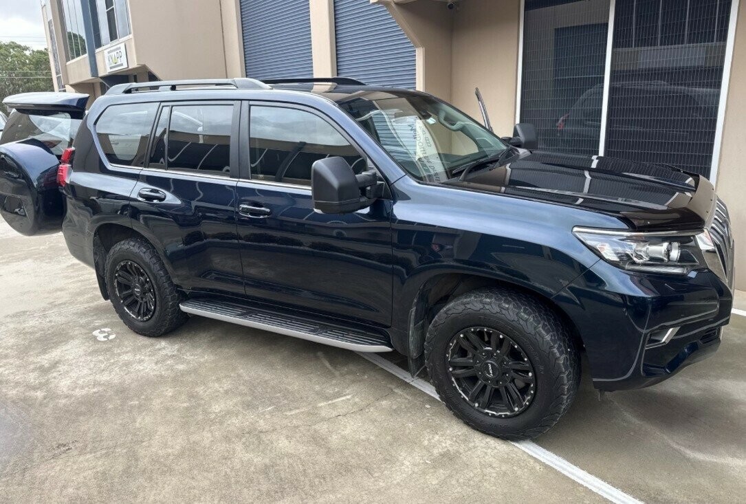 Toyota Landcruiser Prado image 1