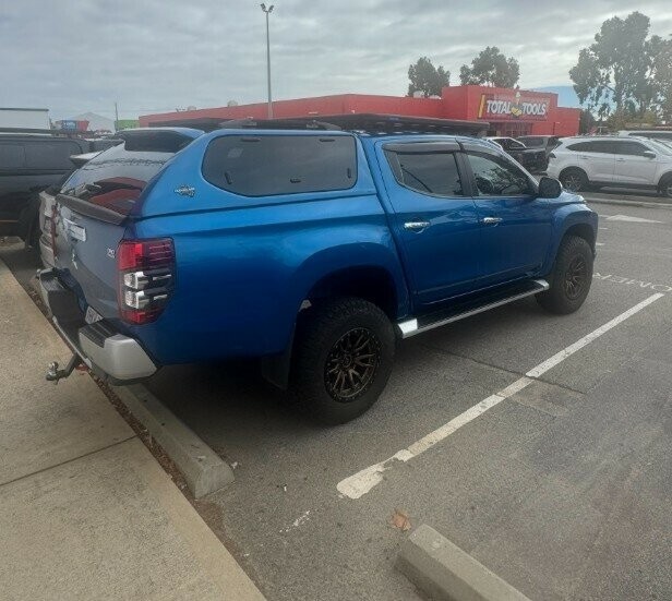Mitsubishi Triton image 3