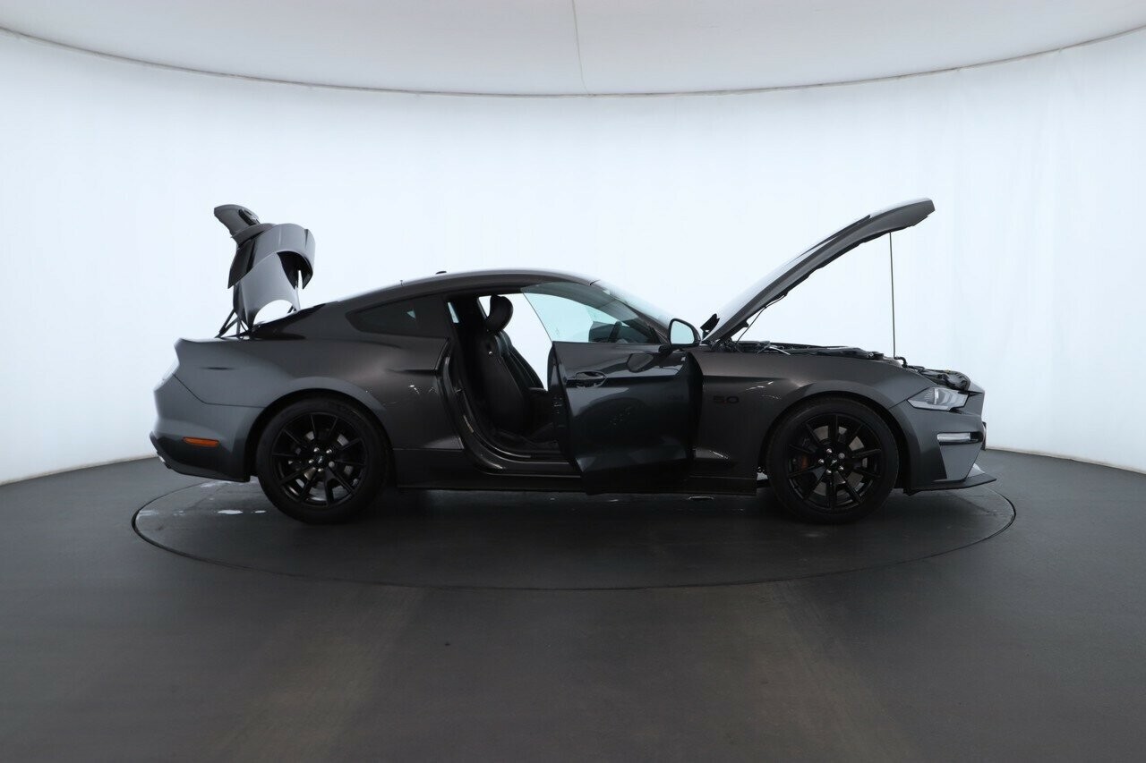 Ford Mustang image 2