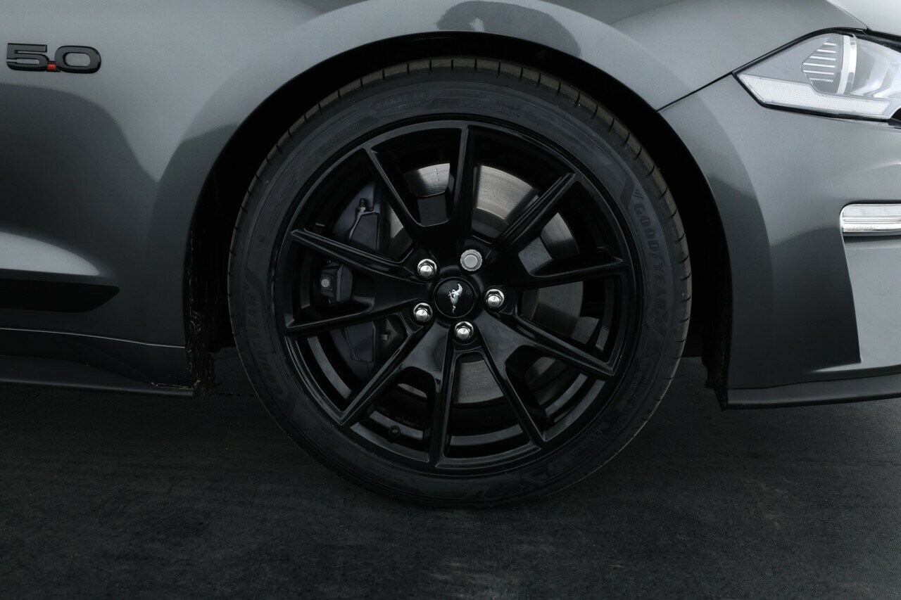 Ford Mustang image 4
