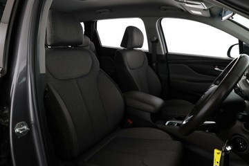 https://vehicle-cdn.autoleague.cloud/30675_61038070_19.jpg