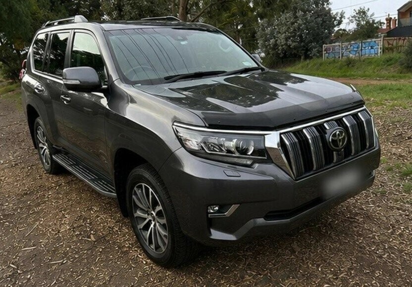 Toyota Landcruiser Prado image 2