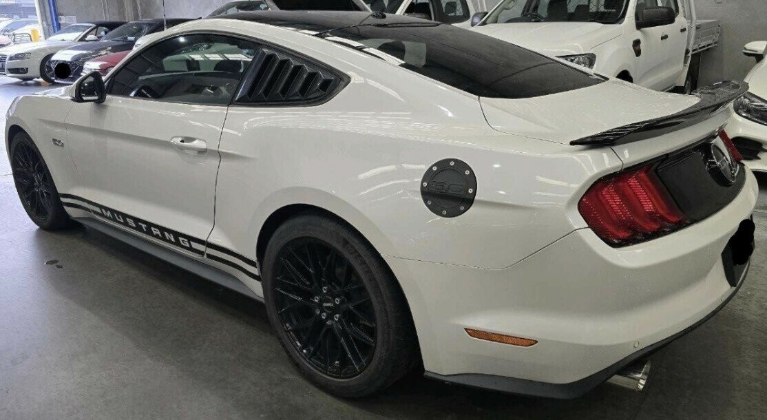Ford Mustang image 2