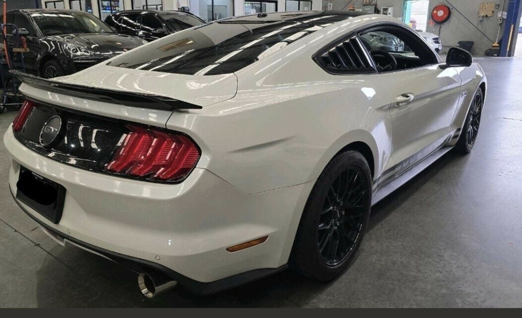 Ford Mustang image 3