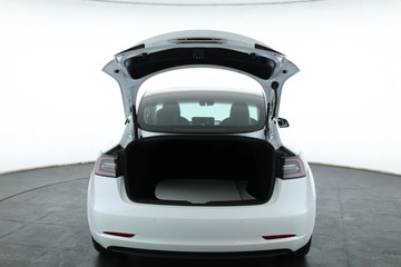 https://vehicle-cdn.autoleague.cloud/30675_61038094_16.jpg