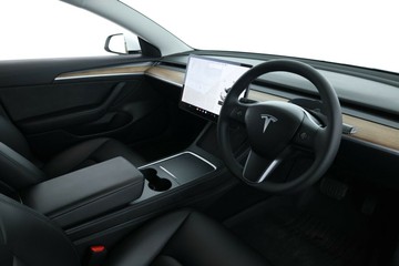 https://vehicle-cdn.autoleague.cloud/30675_61038094_21.jpg