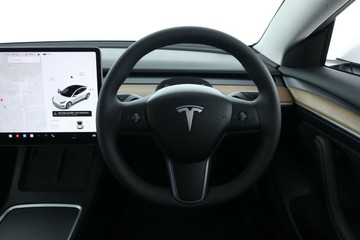 https://vehicle-cdn.autoleague.cloud/30675_61038094_22.jpg