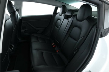 https://vehicle-cdn.autoleague.cloud/30675_61038094_33.jpg
