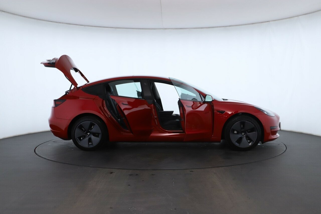Tesla Model 3 image 2